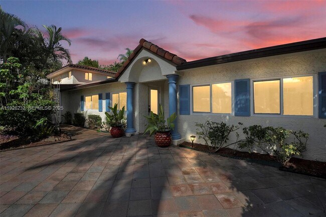 Building Photo - 812 Chukker Rd