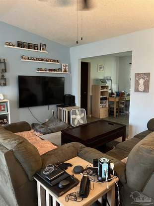 Building Photo - 10601 Silver Creek Dr
