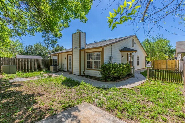 Building Photo - 9411 Valley Moss