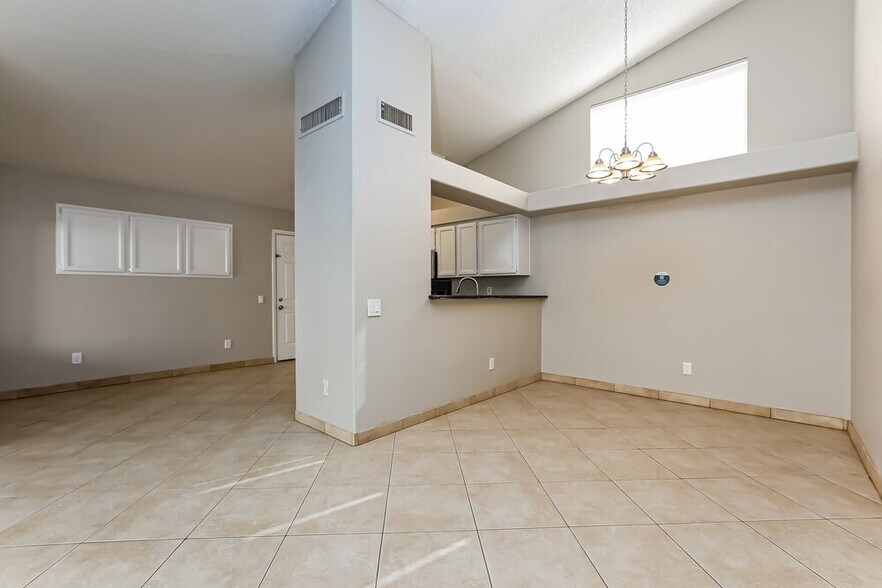 Building Photo - 4327 E Contessa St