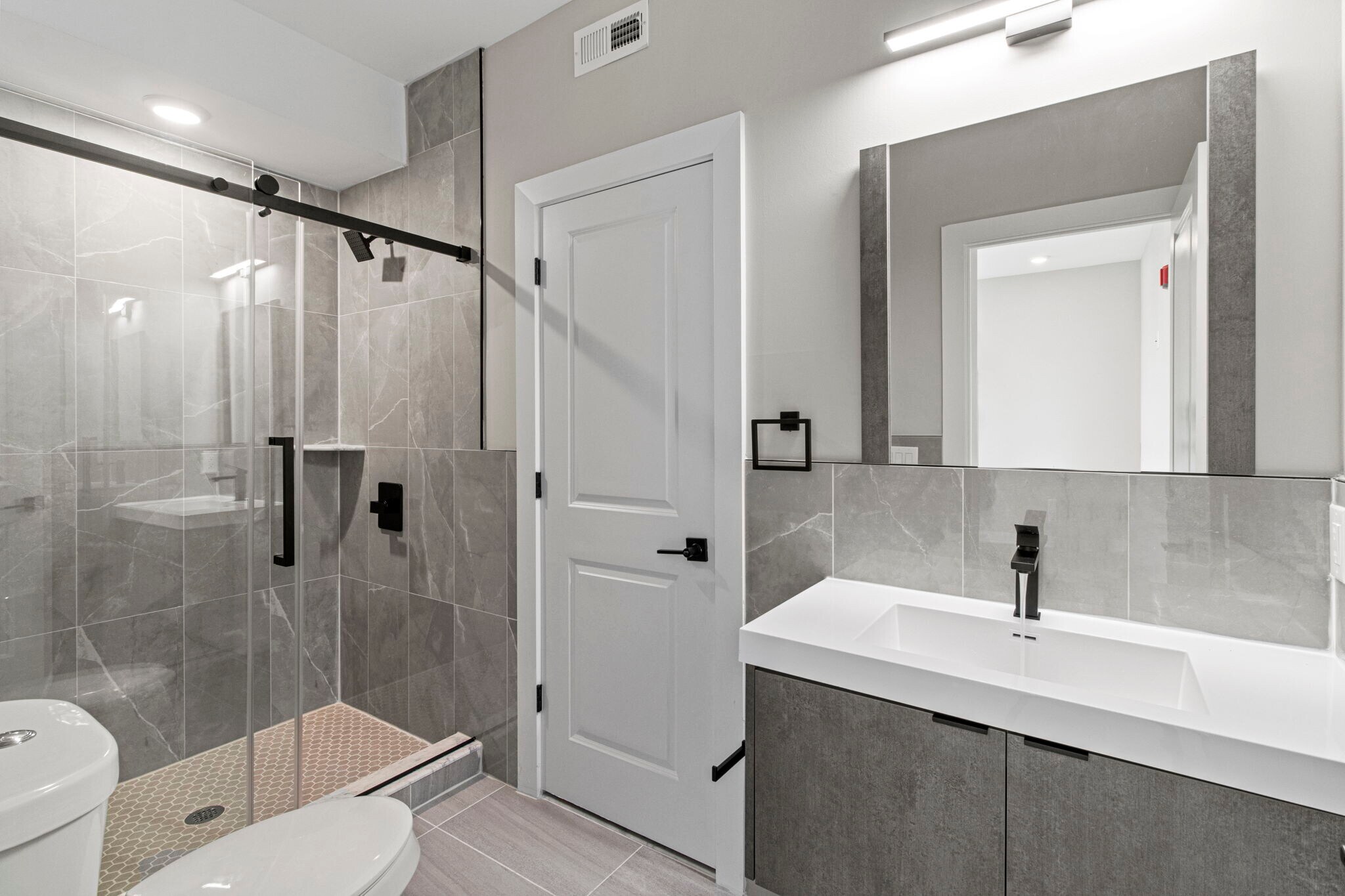 Building Photo - 2625 W Jefferson St