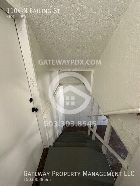 Building Photo - 1104 N Failing St