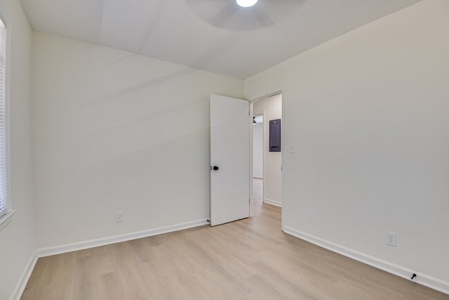 Building Photo - 2618 Providence Ct