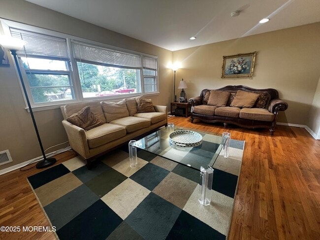 Building Photo - 50 Whalepond Rd