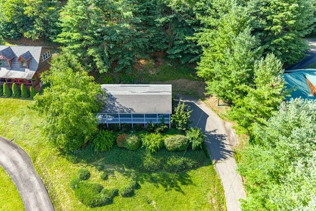 Building Photo - 3 Bed/2 Bath House in West Jefferson!