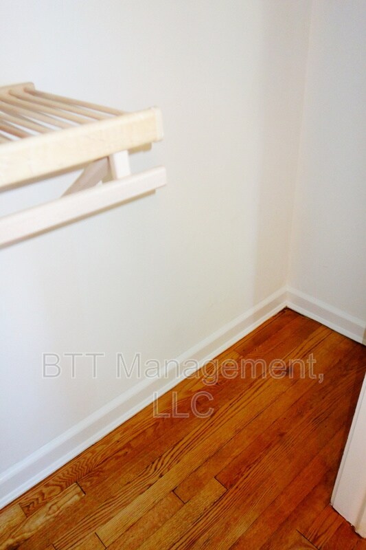 Building Photo - 8400 Greenwood Ave