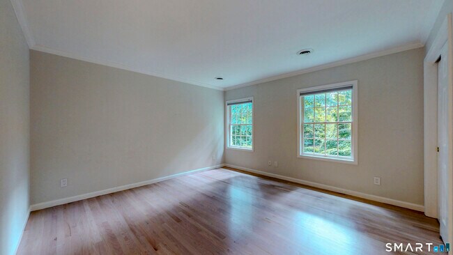 Building Photo - 463 White Oak Shade Rd