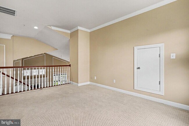 Building Photo - 714 Monarchos Dr