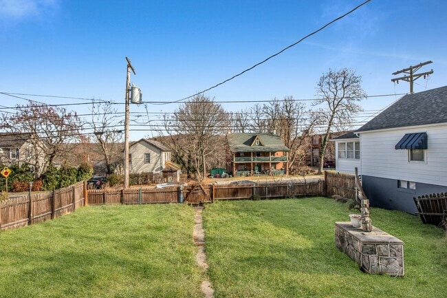 Building Photo - 210 Roseto Ave