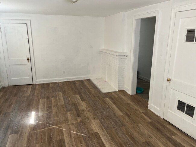 Building Photo - 43 Rodgers Ave