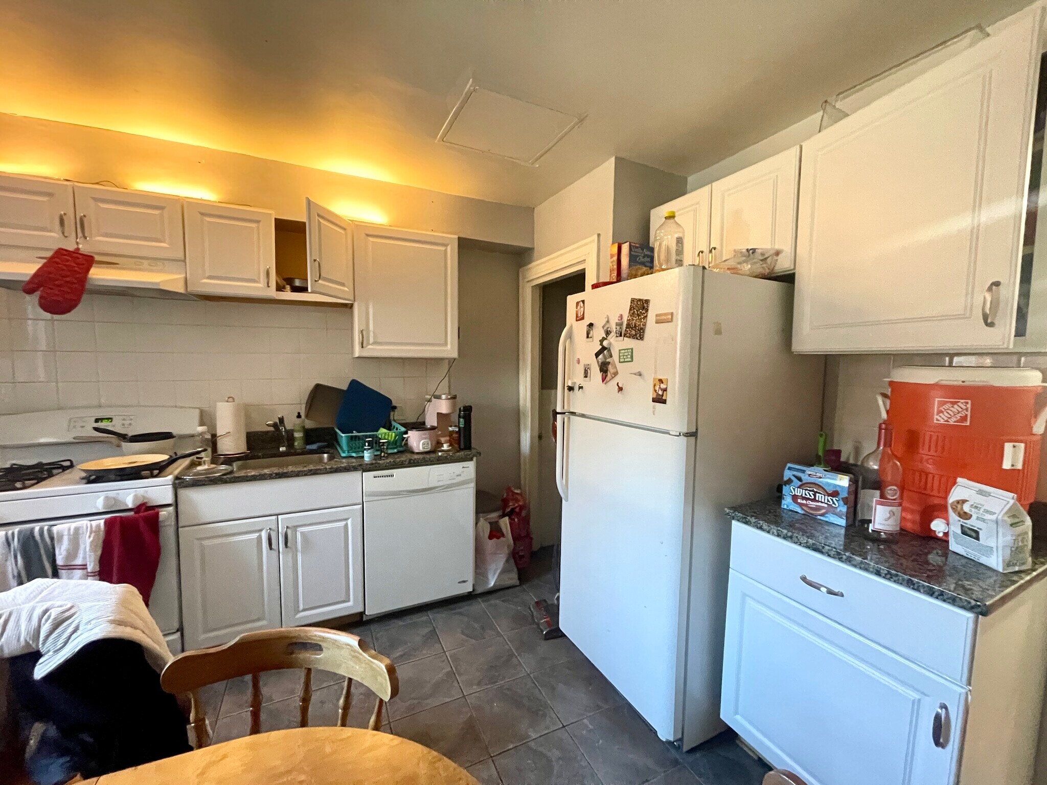 Building Photo - 68 Hammond St