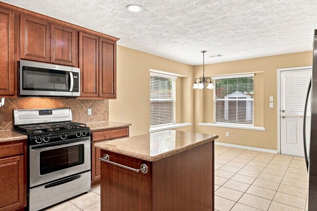Building Photo - 5923 Deleon Trail Dr