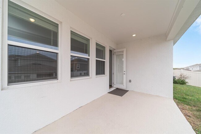 Building Photo - 2898 Armstrong Ave