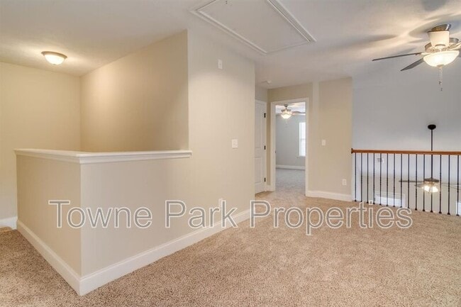 Building Photo - 232 Mossy Bank Dr