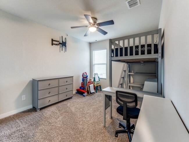 Building Photo - Charming 3BR w/Study House in Converse
