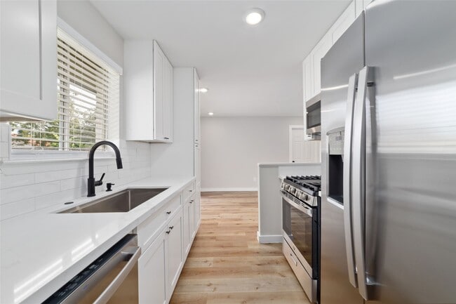 Building Photo - 7706 Deadwood Dr
