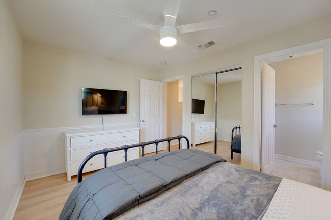 Building Photo - 10454 Zenor Ln