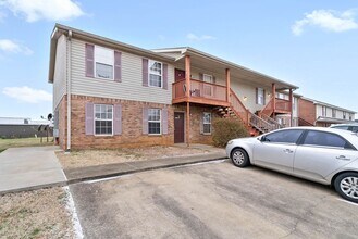 Building Photo - Northeast Dr -3884