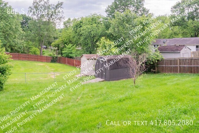 Building Photo - 805 S 7th St