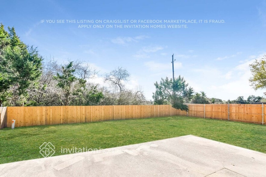 Building Photo - 205 Moss Dr