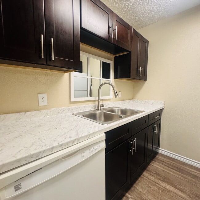 Building Photo - Welcome home to your new oasis at Camden Condominium in Groves, TX!