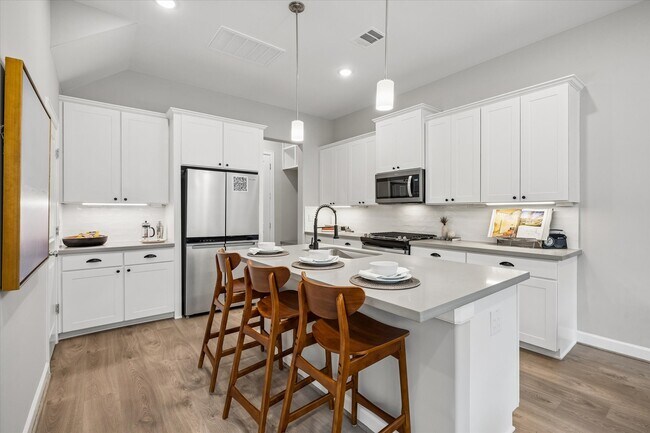 Building Photo - 5205 Amber Sunrise Dr