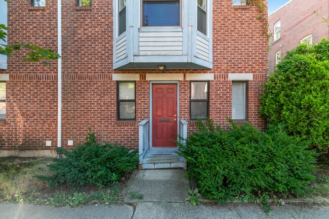 Building Photo - 58 Edgewood Ave
