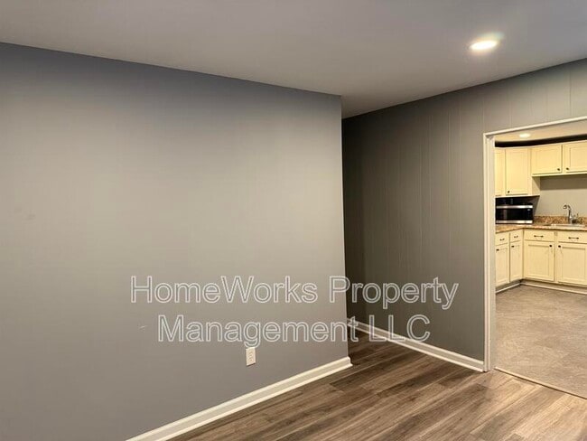 Building Photo - 1139 Hull St