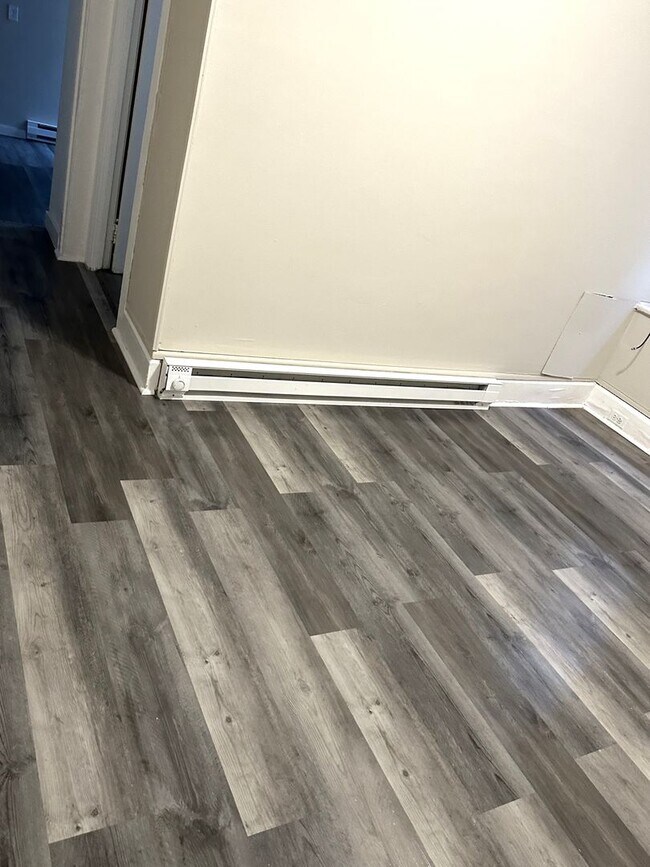 Building Photo - 425 Highland Ave