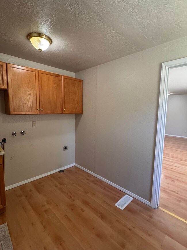 Building Photo - 5303 N Sky Vista Ave