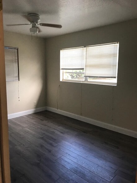 Building Photo - 331 A Ln