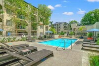 Building Photo - Marbrisa