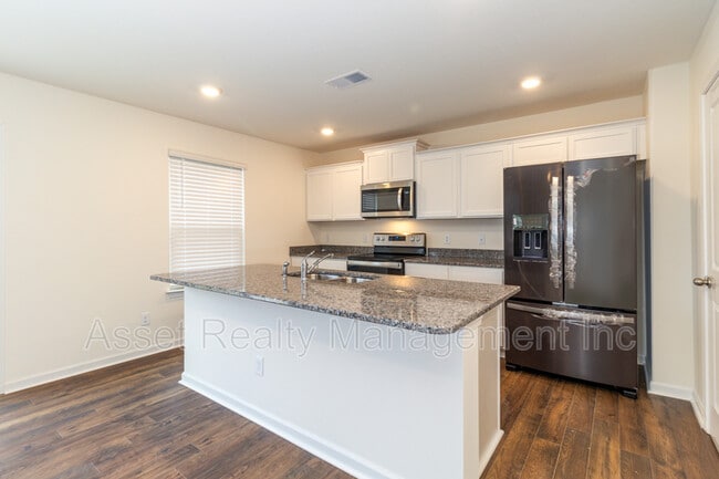 Building Photo - 329 Aspen Dr
