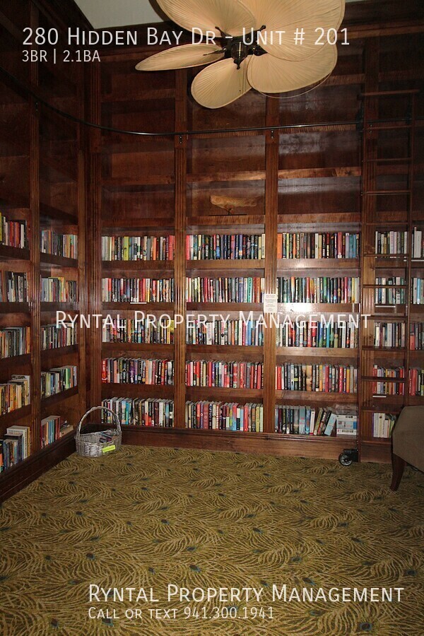 Building Photo - 280 Hidden Bay Dr