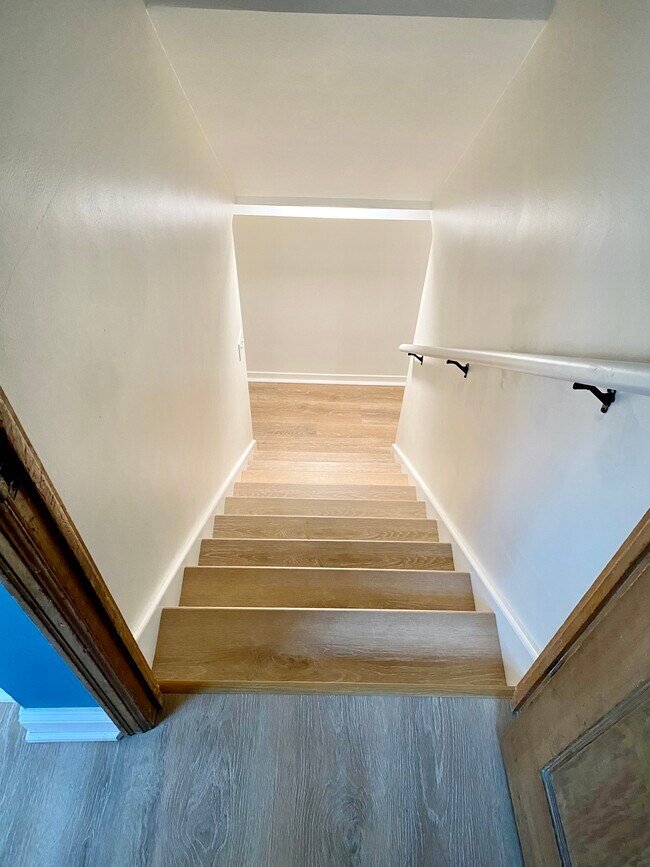 Building Photo - 5203 France Ave S