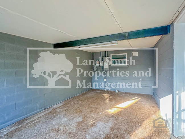 Building Photo - 2618 S Palmeden Dr