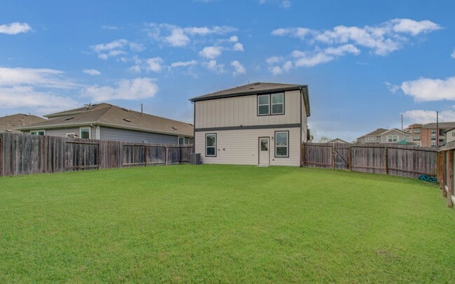 Building Photo - 6315 Lakeview Haven Dr