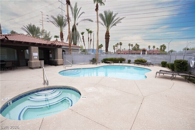 Building Photo - 5525 W Flamingo Rd