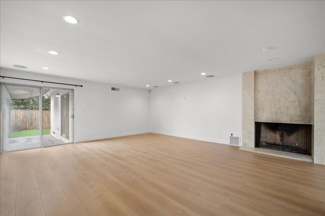 Building Photo - Stunning Remodeled 3-Bedroom Home in Prime...