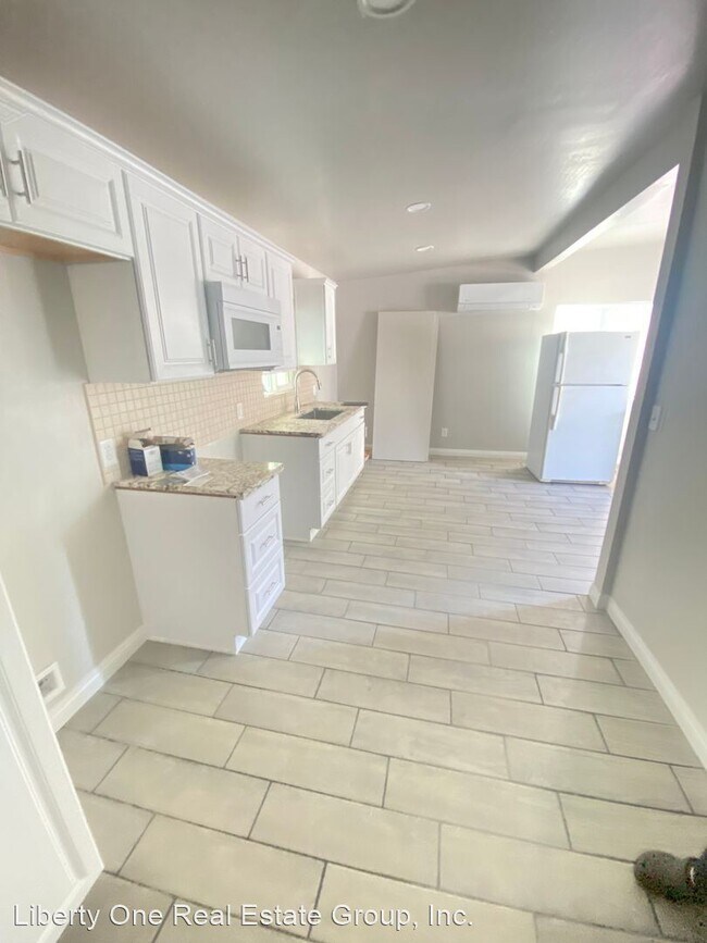 2 br, 1 bath House 720 Irvin St 720 Irvin St Bakersfield CA 93304 Apartment Finder