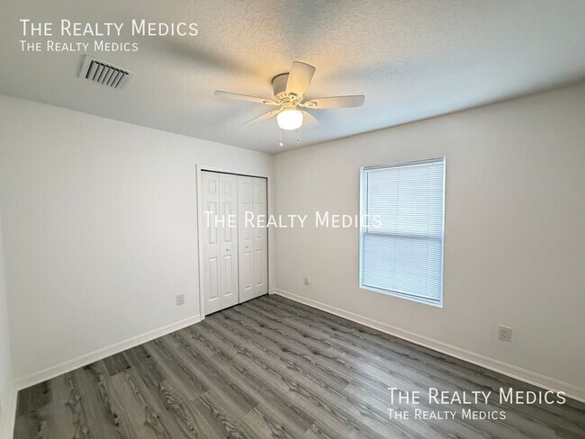 Building Photo - 13981 SW 27 Ct Rd