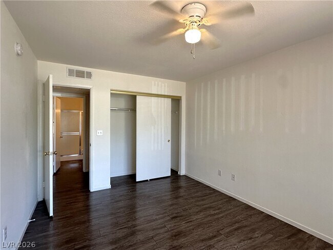 Building Photo - 3067 Key Largo Dr