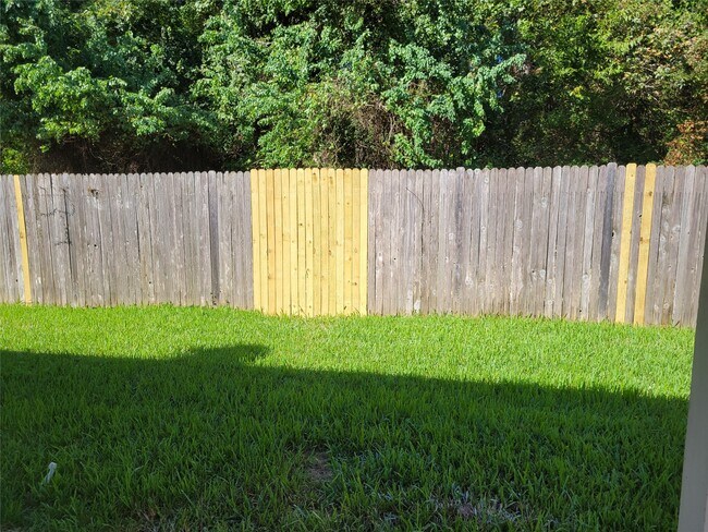 Building Photo - 13411 Forest Pines Village Ln