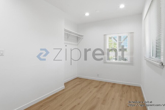 Building Photo - 1253 Del Rey Ave