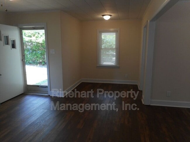 Building Photo - 408 Cummings St