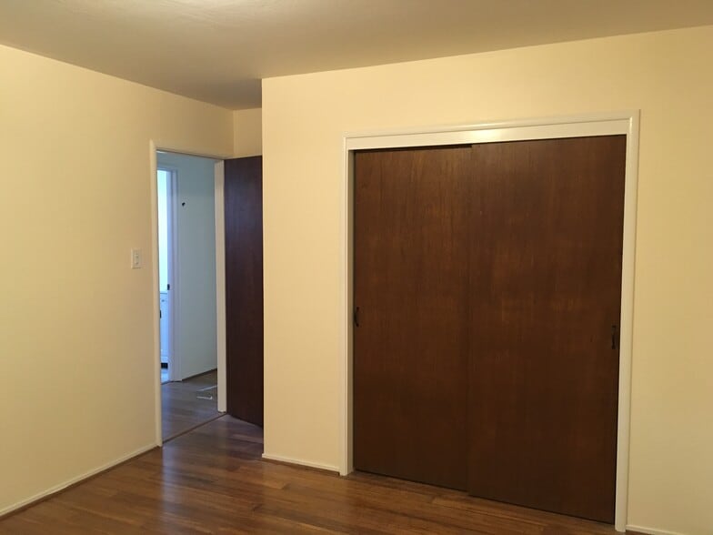 bedroom 1 double-door closet - 5428 Van Fleet Avenue