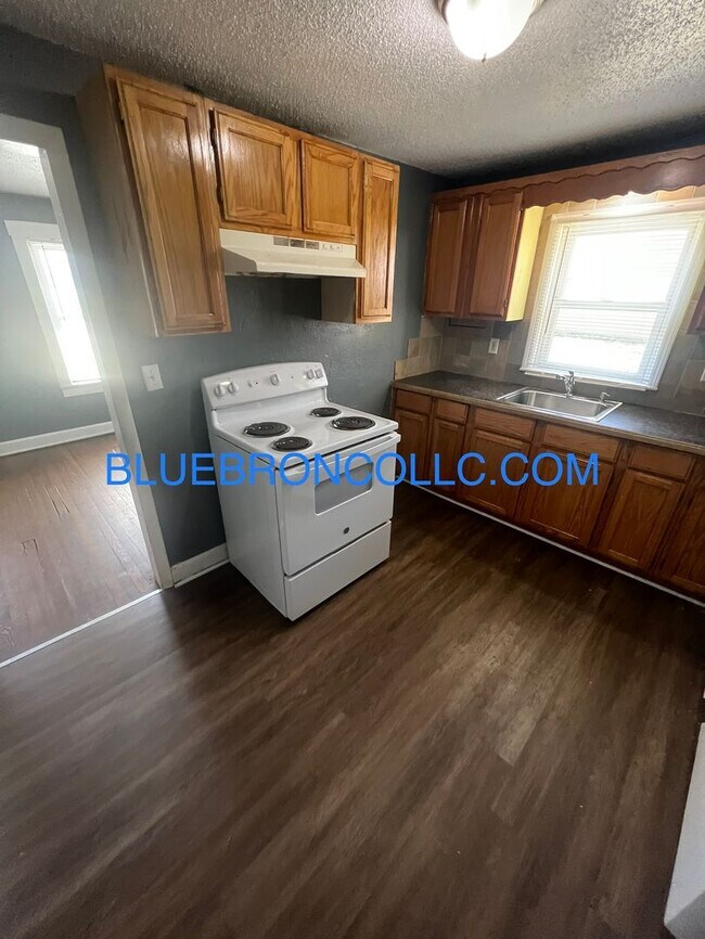 Building Photo - Cozy 1 bedroom house with a lot to offer