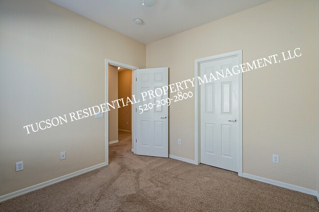 Building Photo - 6070 Wych Elm Pl