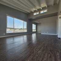 Building Photo - Beautiful Spacious 1 Bed/1 Bath Apartment ...