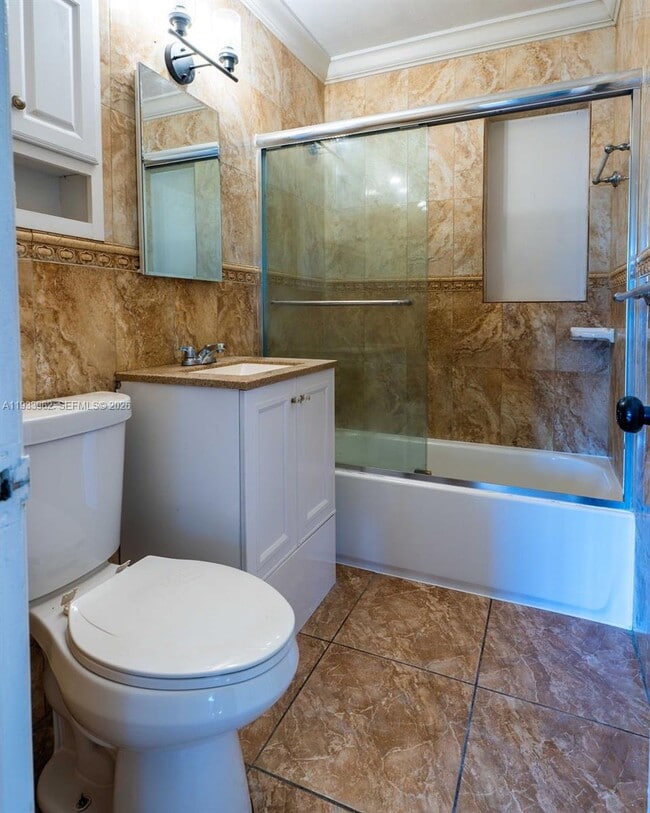 Building Photo - 1265 NE 142nd St